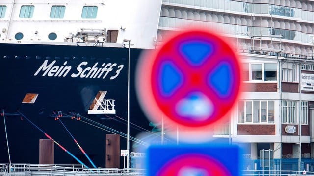 Das Kreuzfahrtschiff "Mein Schiff 3" der Reederei TUI Cruises. Das Kreuzfahrtschiff "Mein Schiff 3" der Reederei TUI Cruises.