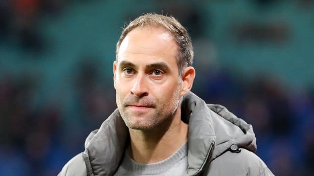 Vermutet drastische Wertverluste auf dem Transfermarkt: Oliver Mintzlaff. Vermutet drastische Wertverluste auf dem Transfermarkt: Oliver Mintzlaff.