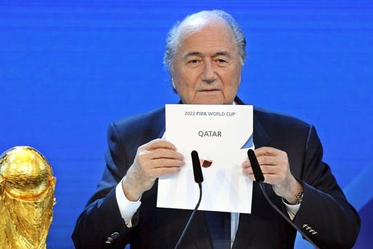 Ex-FIFA-Chef Sepp Blatter ist weiterhin von Katar als WM-Ausrichter überzeugt.