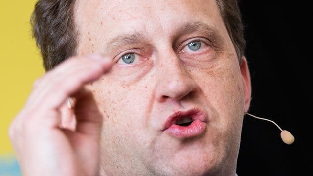Äußerte sich zur Wiederaufnahme des Fußballbetriebs: Alexander Graf Lambsdorff. Äußerte sich zur Wiederaufnahme des Fußballbetriebs: Alexander Graf Lambsdorff.