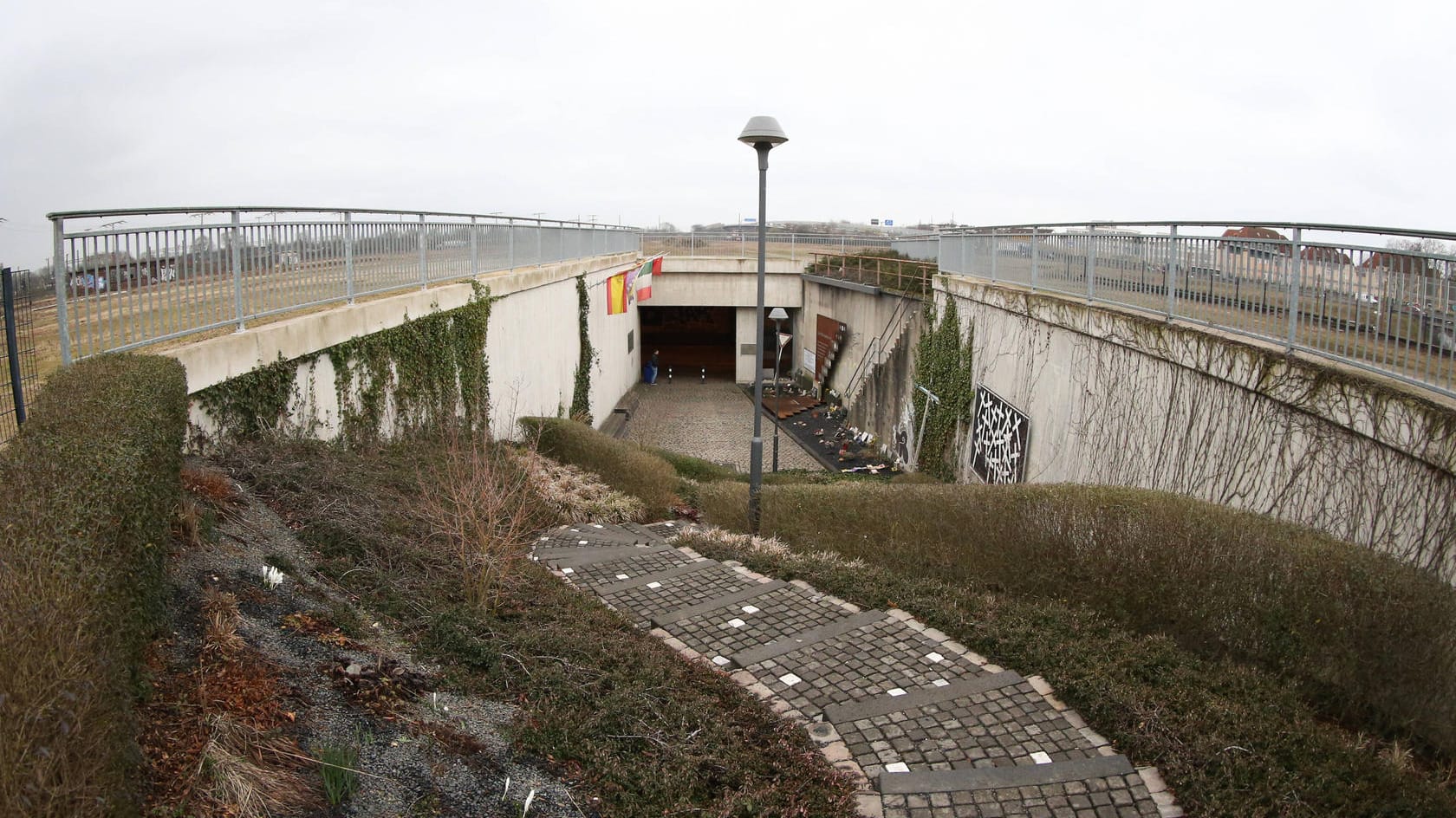 An dieser rampe kam es zur Katastrophe: Bei einer Massenpanik starben 21 Menschen, Hunderte wurden verletzt. Der prozess wurde nun eingestellt.