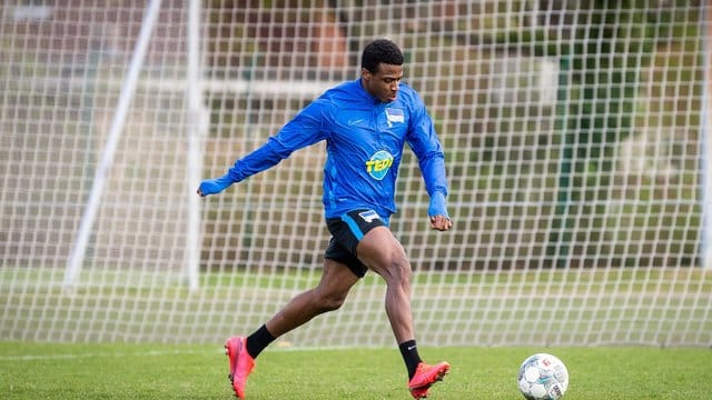 Hertha-Spieler Javairo Dilrosun beim Training. Hertha-Spieler Javairo Dilrosun beim Training.