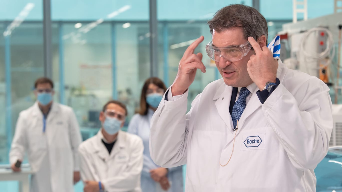 Markus Söder bei einem Besuch im Roche-Entwicklungslabor für den neuen serologischen Antikörpertest: Der bayerische Ministerpräsident mahnt zu Vorsicht bei den Lockerungsmaßnahmen.
