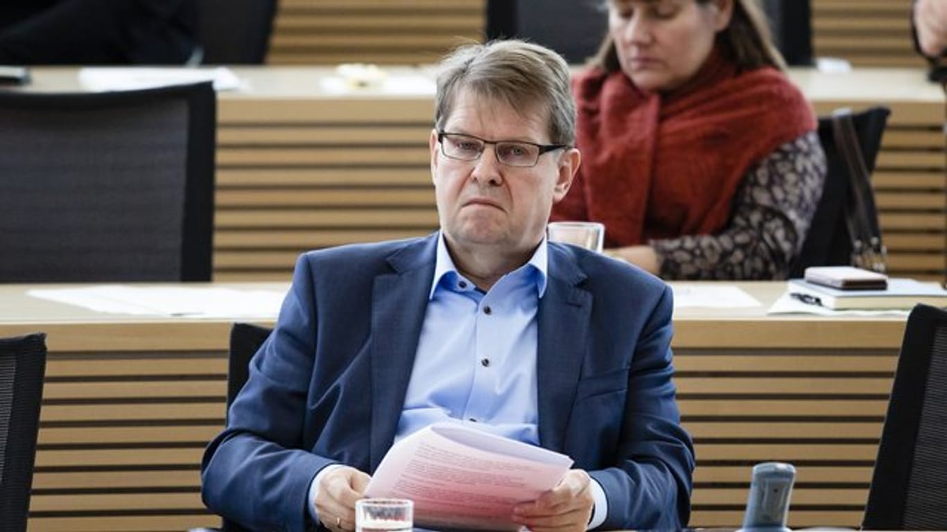 Ralf Stegner sitzt im Landtag von Schleswig-Holstein
