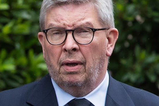 Formel-1-Direktor Ross Brawn bestätigte die geplante Senkung der Budgetobergrenze.