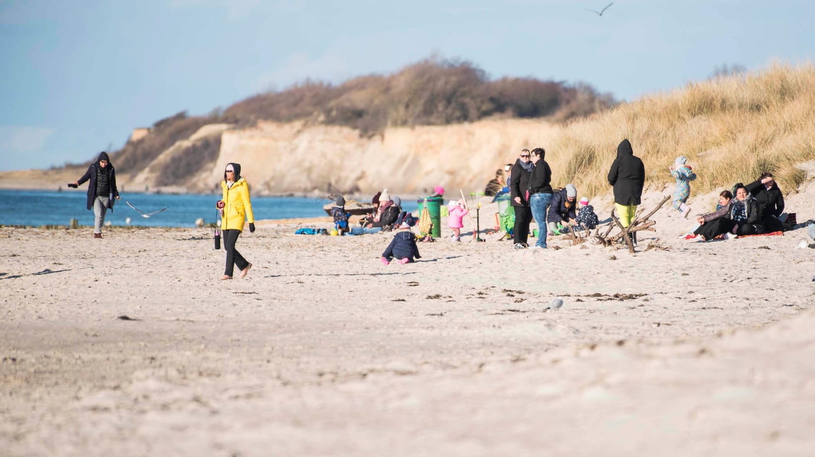 Ostseestrand in Wustrow auf dem Darß: Schon vor Pfngsten öffnet sich Mecklenburg-Vorpommern wieder Touristen aus dem gesamten Bundesgebiet.