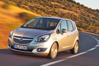 Außen mini, innen Van: Der kleine Opel Meriva bietet seinen Passagieren und deren Gepäck viel Platz.