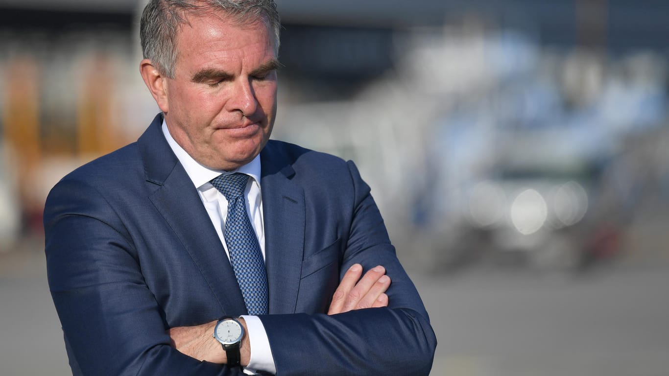 Von hundert auf null: Lufthansa-Chef Carsten Spohr will seine Fluglinie mit Staatsgeld retten.