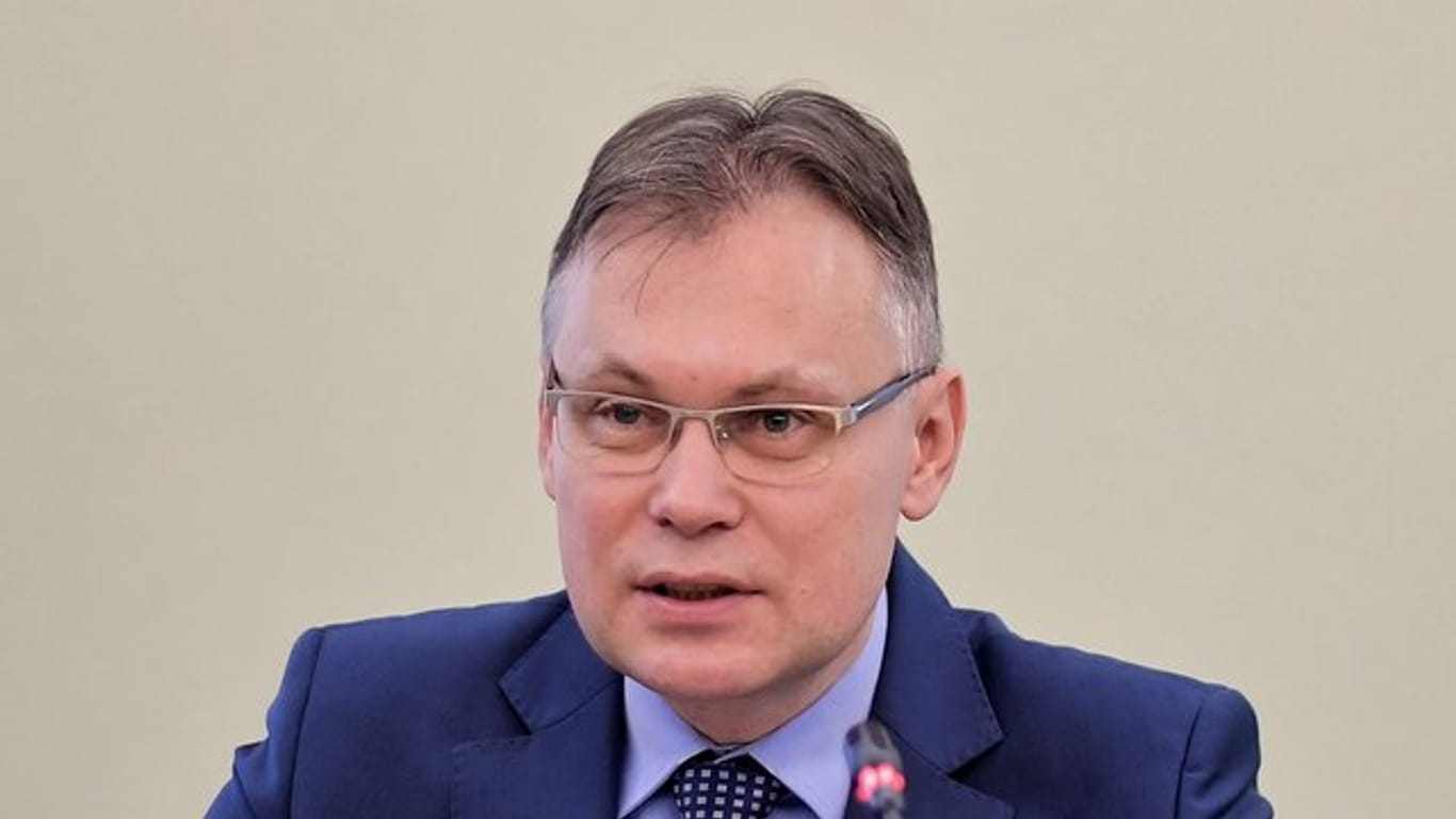 Arkadiusz Mularczyk, bisheriger Kommissionsleiter aus der Regierungspartei PiS, spricht im Januar vor dem Unterhaus des polnischen Parlaments.
