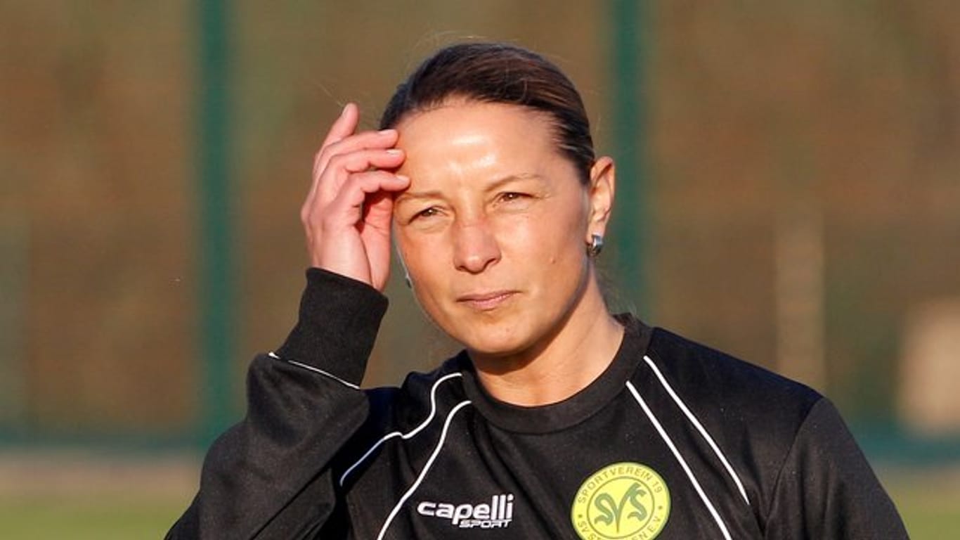 Inka Grings ist Trainerin beim Männer-Oberligisten SV Straelen.