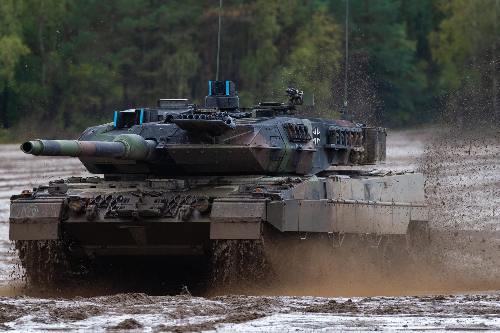 Ein Kampfpanzer der Bundeswehr (Symbolbild): Die deutschen Waffenexporte sind im vergangenen Jahr auf einen neuen Höchstwert gestiegen.