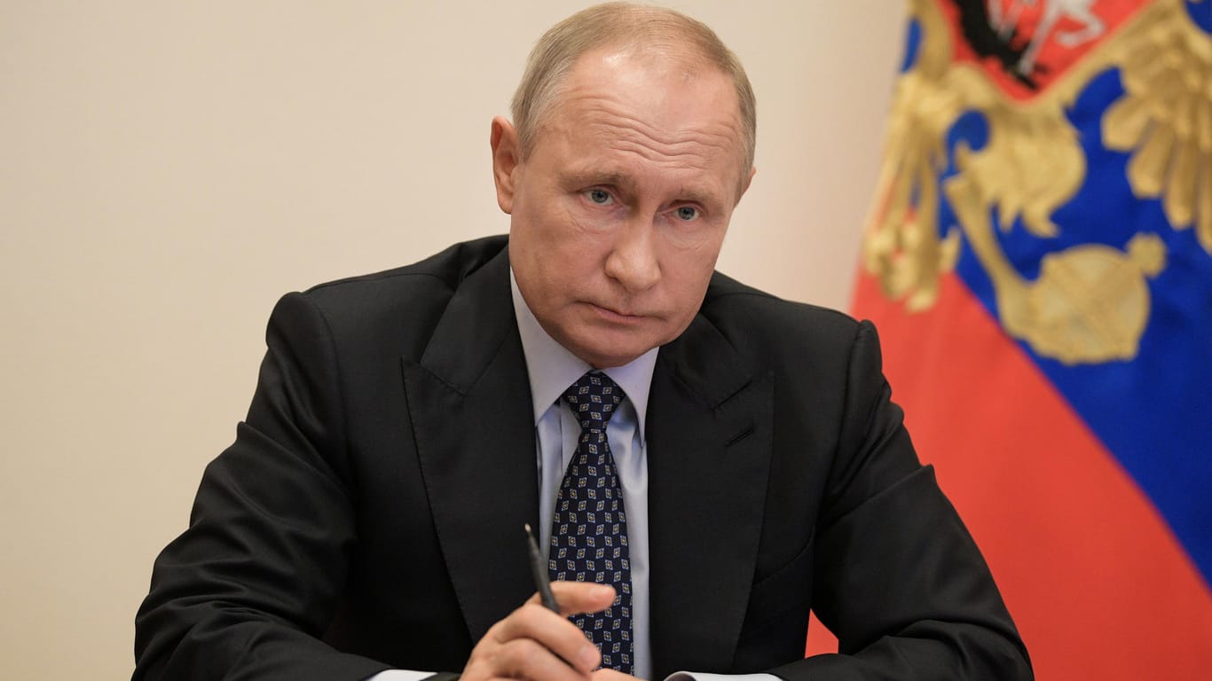 Kreml-Chef Wladimir Putin: Der russische Regierungschef Putin steckt inmitten der größten Krise seiner bisherigen Amtszeit – in der Bevölkerung wächst der Unmut gegen ihn.