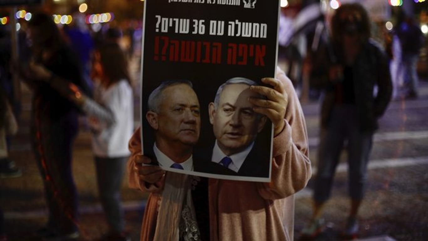 Protest gegen die neue Regierungskoalition unter Benny Gantz und Benjamin Netanjahu in Tel Aviv.