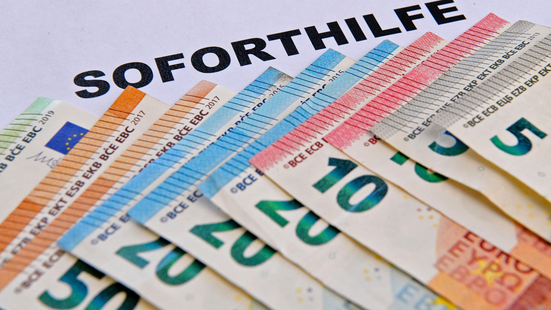 Symbolbild zur Corona-Soforthilfe: Mail-Betrüger versuchen, die Empfänger von Finanzhilfen zu prellen. Symbolbild zur Corona-Soforthilfe: Mail-Betrüger versuchen, die Empfänger von Finanzhilfen zu prellen.