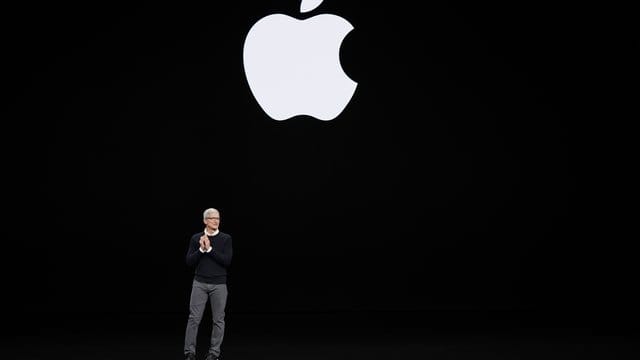 Apple-Chef Tim Cook spricht bei einem Firmen-Event im März 2019. Apple-Chef Tim Cook spricht bei einem Firmen-Event im März 2019.