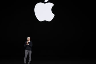 Apple-Chef Tim Cook spricht bei einem Firmen-Event im März 2019.