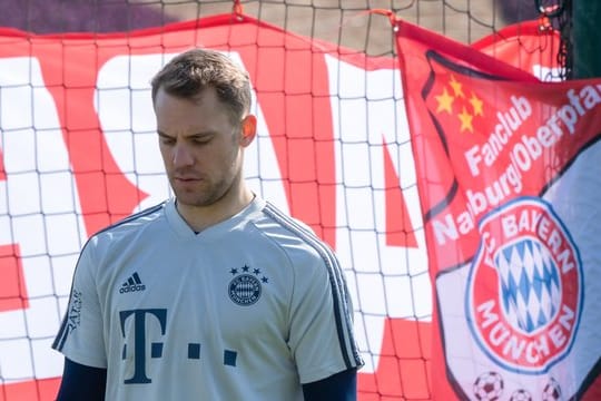 Torwart Manuel Neuer sieht die Fußballprofis in der Verantwortung.