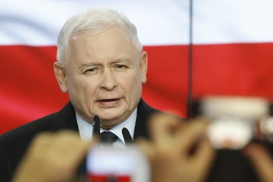 PiS-Chef Jaroslaw Kaczynski bemühte sich in den vergangenen Tagen, die Abtrünnigen auf Kurs zu bringen - offenbar vergeblich.