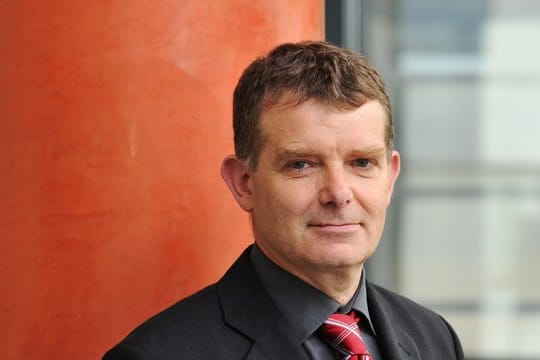 Warnt vor möglichen Folgeschäden für Sportler bei einer Infektion mit dem Coronavirus: Der Kölner Sportmediziner Wilhelm Bloch.