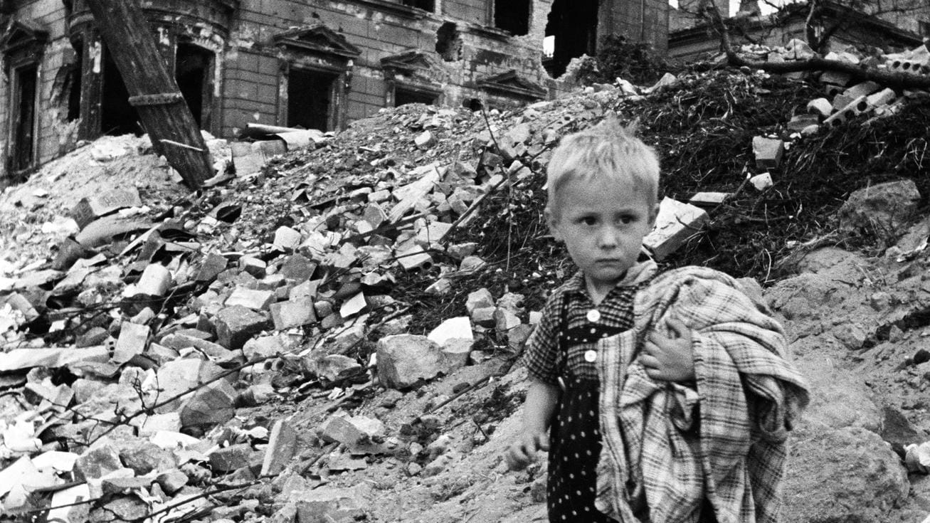Junge 1945 in Berlin