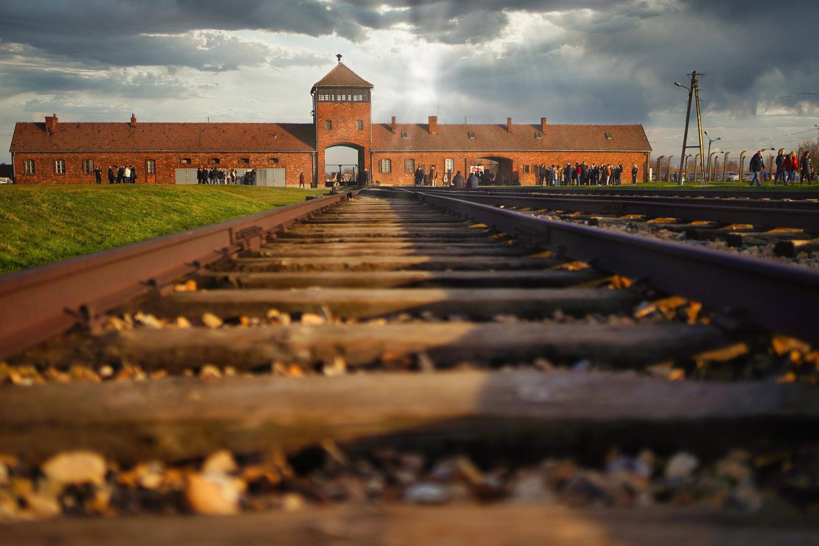 Ehemaliges Konzentrationslager Auschwitz-Birkenau: Viele Deutsche wollen keinen Schlussstrich in Bezug auf die Verbrechen der NS-Zeit.