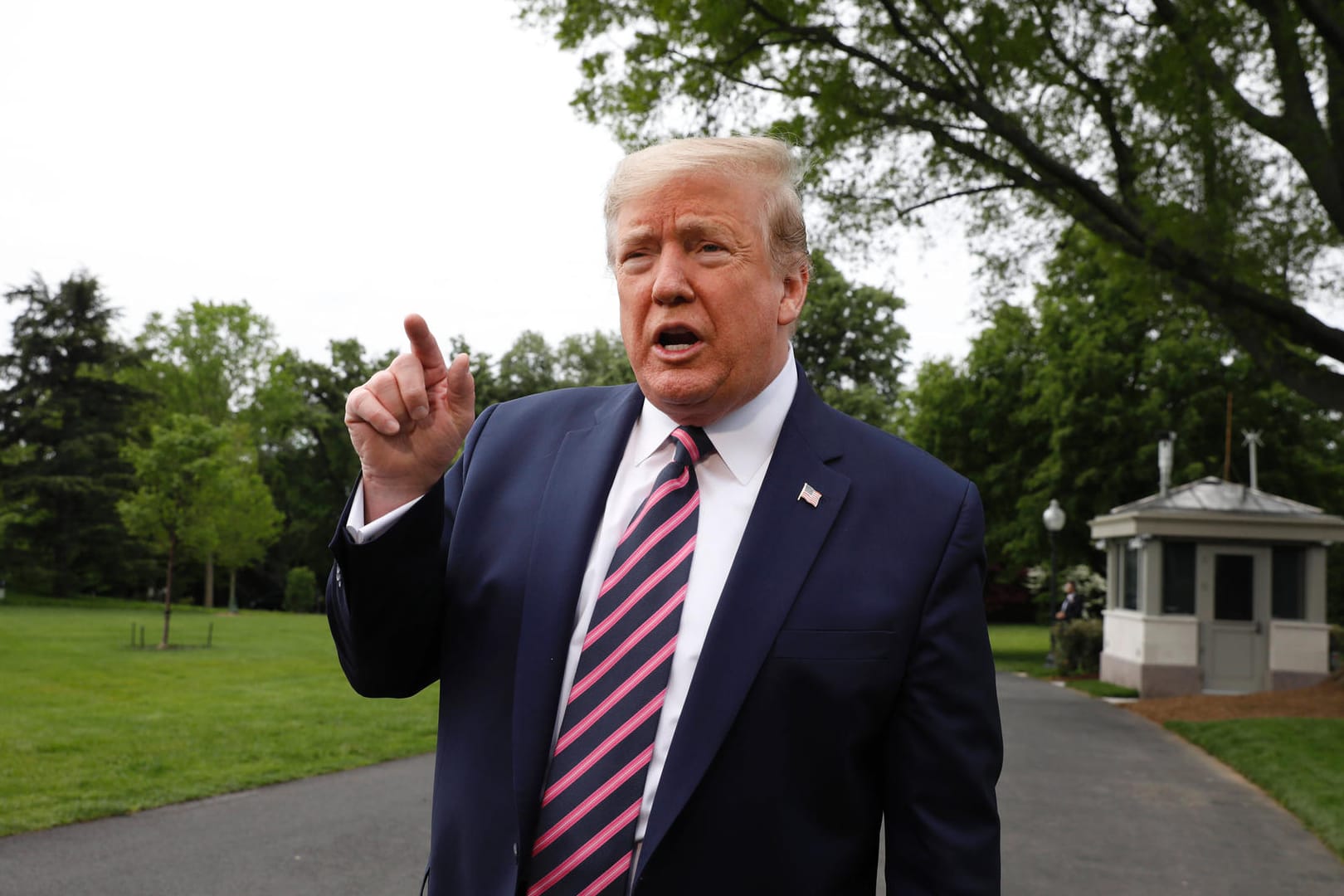 Donald Trump: Der Präsident der USA sagte, die Corona-Pandemie sei schlimmer als Pearl Harbor.