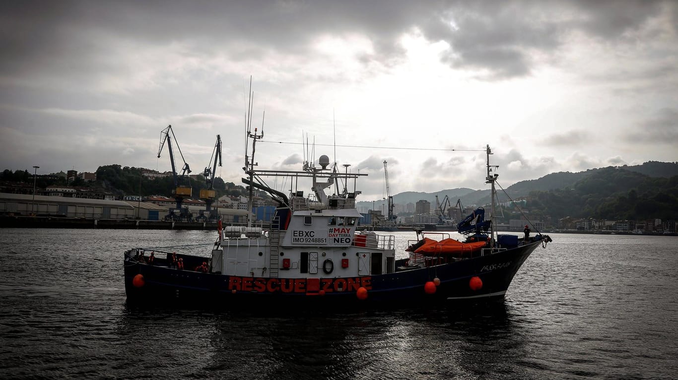 Das Rettungsschiff "Aita Mari" (Archivbild): Italien hat zwei Boote der Seenotrettung an die Ketten gelegt.