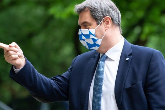 Mahnt die Einhaltung der Regeln des DFL-Konzeptes bei den Geisterspielen an: Markus Söder (CSU), Ministerpräsident von Bayern.