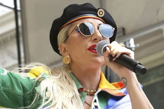 Lady Gaga bei ihrem Auftritt am zweiten jährlichen Stonewall Day.