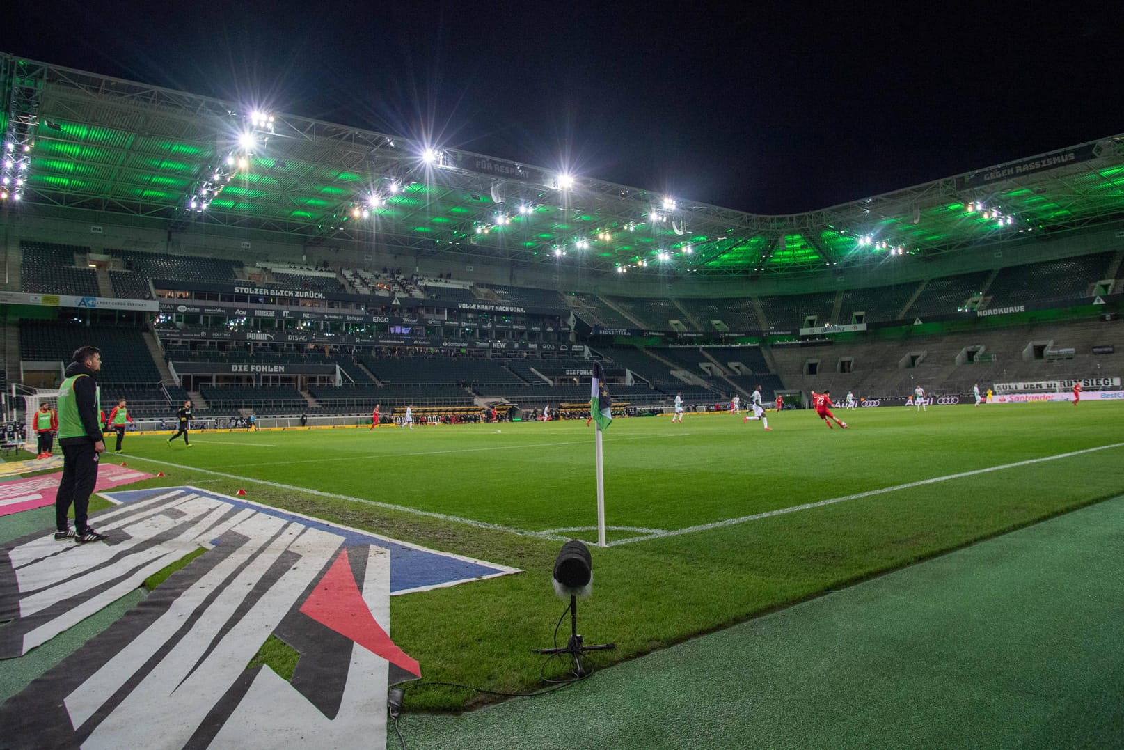 Geisterspiel im Borussia-Park: Die Bundesliga wird nun am 16. statt am 15. Mai wieder in den Wettkampf einsteigen.