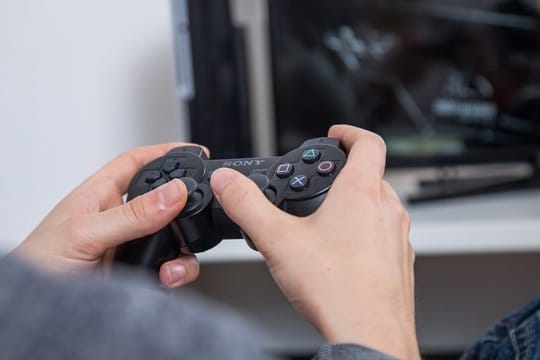 An der Konsole oder am PC: Immer mehr Games werden in Deutschland als Download gekauft.