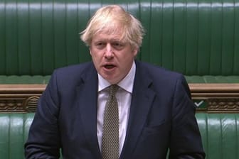 Boris Johnson gerät wegen seiner Pläne zu Lockerungen der Corona-Maßnahmen zunehmend in die Kritik.