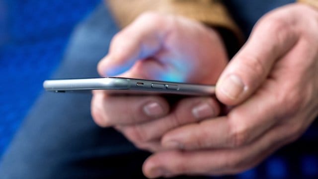 Experten unterstreichen, dass die App weder ein Allheilmittel noch ein Freifahrtschein in der Corona-Krise sei. Experten unterstreichen, dass die App weder ein Allheilmittel noch ein Freifahrtschein in der Corona-Krise sei.