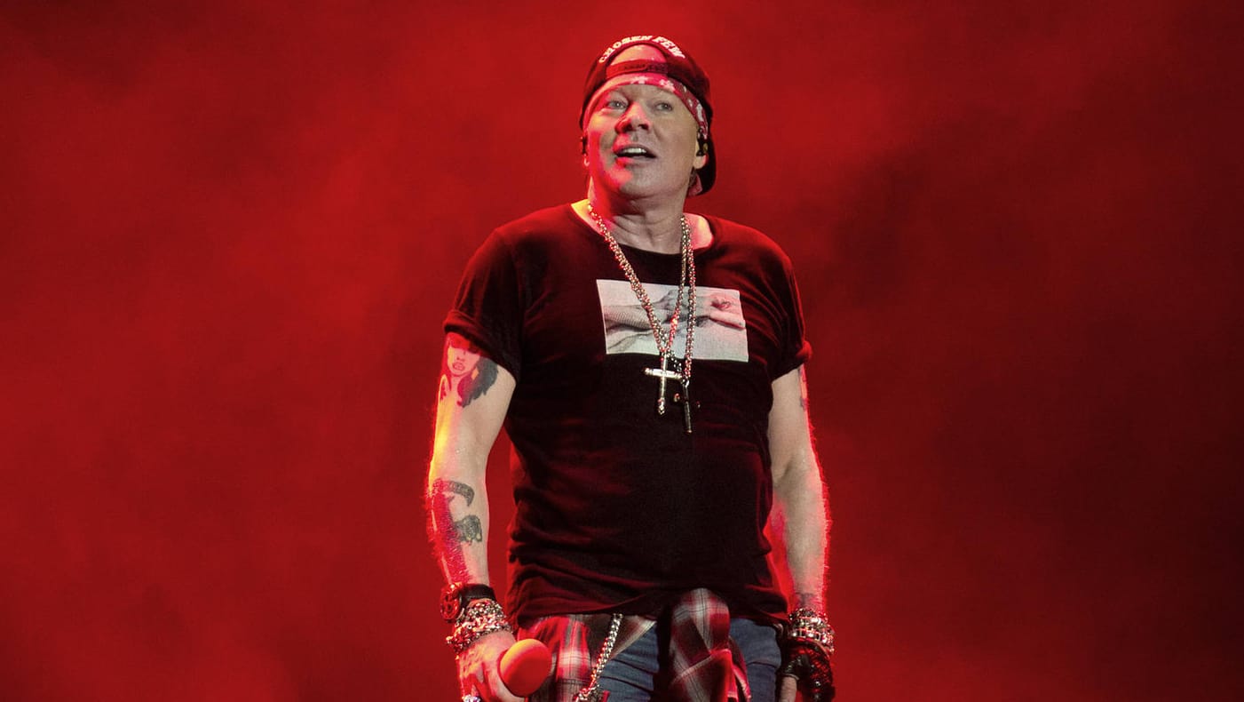 Axl Rose: Der Sänger der Rockband Guns N' Roses hat sich auf Twitter einen Schlagabtausch mit dem US-Finanzminister Steven Mnuchin geliefert.