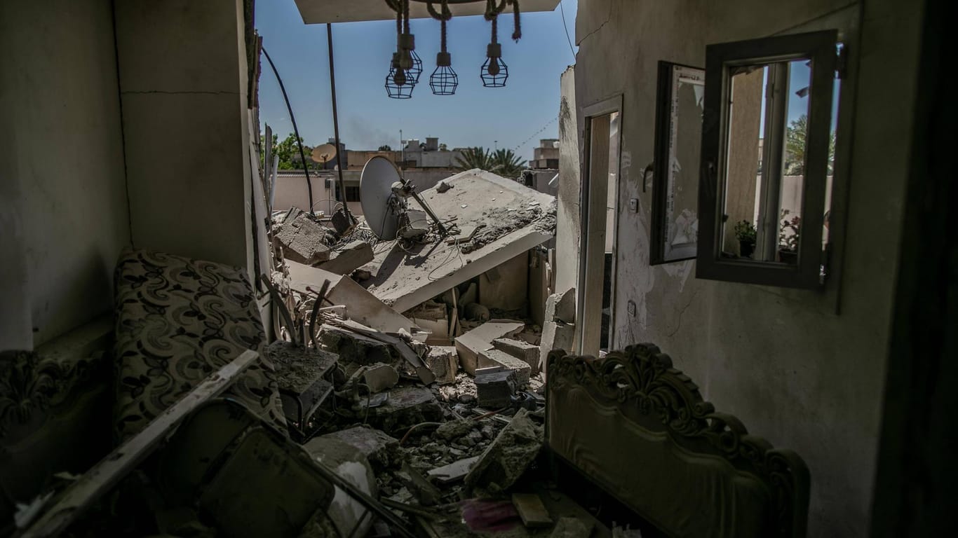 Zerstörtes Haus in Tripoli: Bis zu 300 Soldaten aus Deutschland könnten sich an der Mission in Libyen beteiligen.