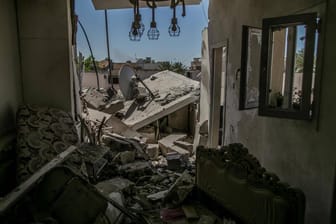 Zerstörtes Haus in Tripoli: Bis zu 300 Soldaten aus Deutschland könnten sich an der Mission in Libyen beteiligen.
