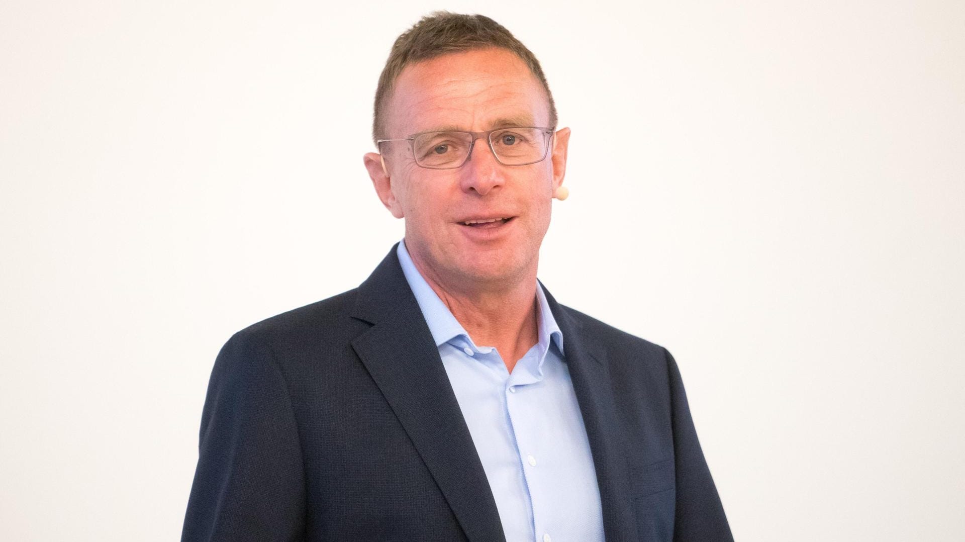 Ralf Rangnick: Der RB-Boss sieht Deutschland in der Corona-Krise in einer Vorreiterrolle. Ralf Rangnick: Der RB-Boss sieht Deutschland in der Corona-Krise in einer Vorreiterrolle.