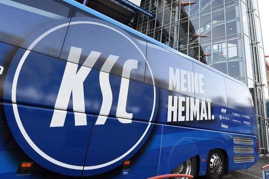 Mannschaftsbus des Karlsruher SC