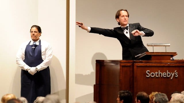 Wenn die Beschränkungen der Corona-Krise es zulassen, will das Auktionshaus Sotheby's seine traditionellen Frühjahrsauktionen Ende Juni leicht verspätet in New York stattfinden lassen. Wenn die Beschränkungen der Corona-Krise es zulassen, will das Auktionshaus Sotheby's seine traditionellen Frühjahrsauktionen Ende Juni leicht verspätet in New York stattfinden lassen.