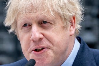 Premier Boris Johnson will bei einer mit Spannung erwarteten Rede einen Fahrplan für die langsame Aufhebung der Kontaktbeschränkungen in Großbritannien vorlegen.