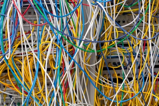 Das Bundesinnenministerium hat den Entwurf für das "Gesetz zur Erhöhung der Sicherheit informationstechnischer Systeme" am Donnerstag zur Ressortabstimmung an die betroffenen Ministerien von Union und SPD verschickt.