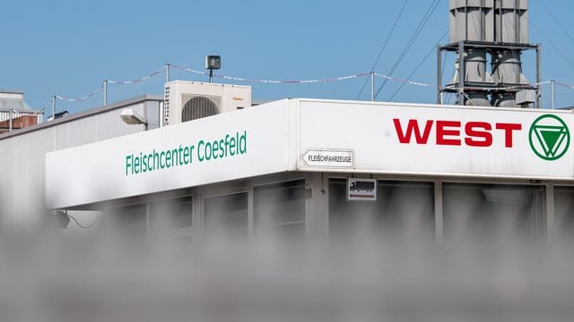 Der Kreis Coesfeld verzeichnet aufgrund der I Fälle in einer Fleischfabrik viele Corona-Neuinfektionen. Der Kreis Coesfeld verzeichnet aufgrund der I Fälle in einer Fleischfabrik viele Corona-Neuinfektionen.