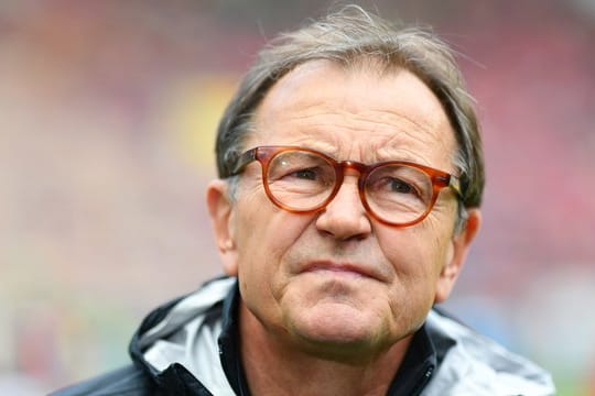 Für Ewald Lienen ist die der Fußball in seiner Gesamtheit wichtig, nicht schmückende Pokale.
