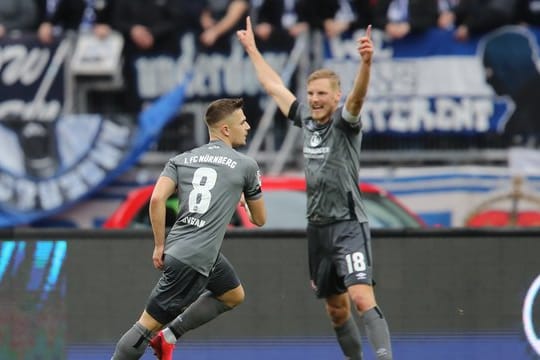 Nürnbergs Hanno Behrens (r) hält nicht vom Jubel-Verbot.