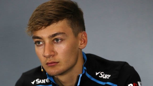 Williams-Pilot George Russell hat erstmals ein virtuelles Formel-1-Rennen gewonnen.