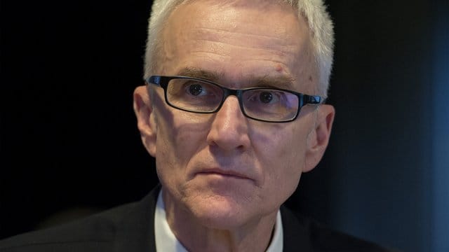 "Es wird eine weitere große Welle geben, eine globale Welle, wenn wir im Bereich eines Impfstoffes vorankommen", sagt Jürgen Stock.