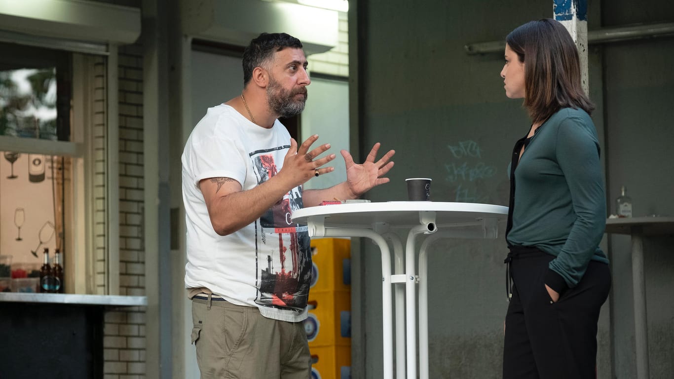 "Tatort": Luca (Kida Ramadan) mit Kommissarin Mila Sahin (Almila Bagriacik).