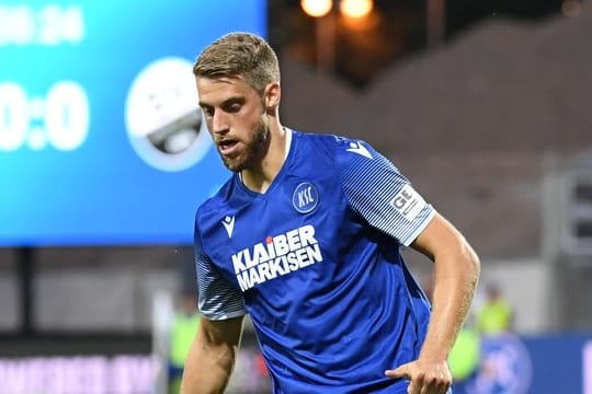 Marc Lorenz vom KSC sieht die Pläne zur Fortsetzung des Spielbetriebs im deutschen Profifußball äußerst kritisch.