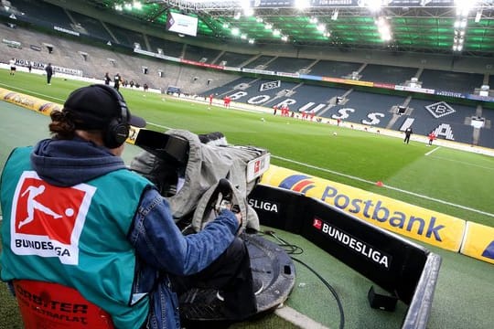 Am Wochenende startet die Bundesliga wieder mit Geisterspielen.