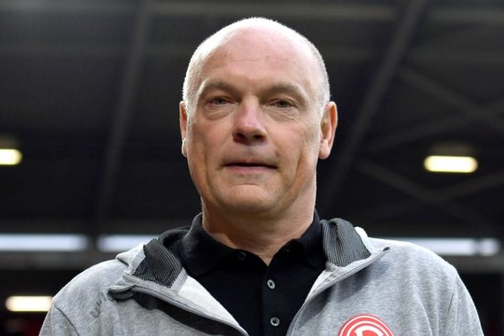 Düsseldorfs Trainer, Uwe Rösler: Der 51-Jährige rechnet mit Startschwierigkeiten bei der Wiederaufnahme des Spielbetriebs in der Fußball-Bundesliga.